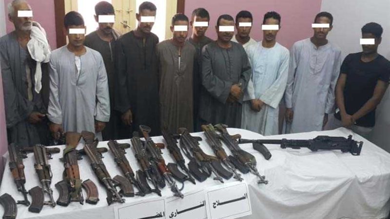 القبض على 411 من