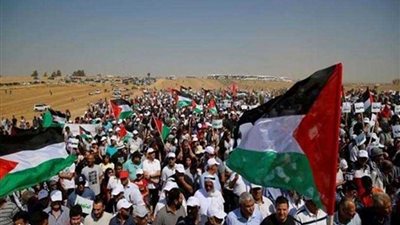 آلاف الفلسطينيين يشاركون في مهرجان مواجهة صفقة القرن في نابلس