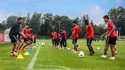 أساسيو الأهلي أمام تاونشيب يخوضون مرانًا استشفائيًا