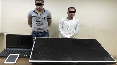 القبض على تشكيل عصابي تخصص في سرقة محتويات السيارات