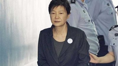 الرئيسة الكورية الجنوبية السابقة تواجه حكما قضائيا في محاكمة الرشوة لوكالة الاستخبارات