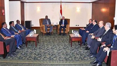 السيسي يلتقي رموز السياسىة والإعلام بالسودان