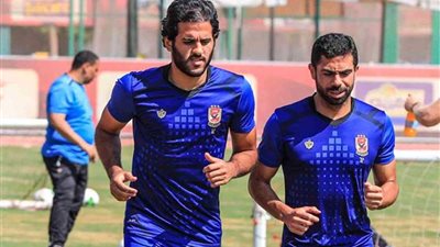 تدريبات تأهيلية لثنائي الأهلي في الجيم