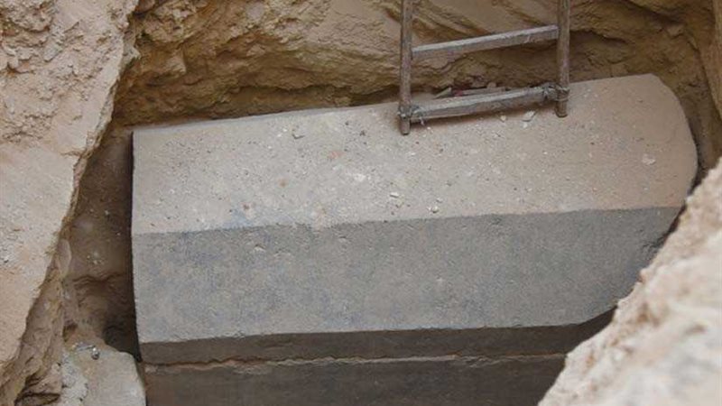 بدء فتح غطاء أضخم