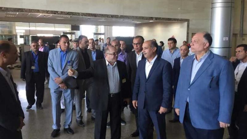 وزير الطيران يتفقد