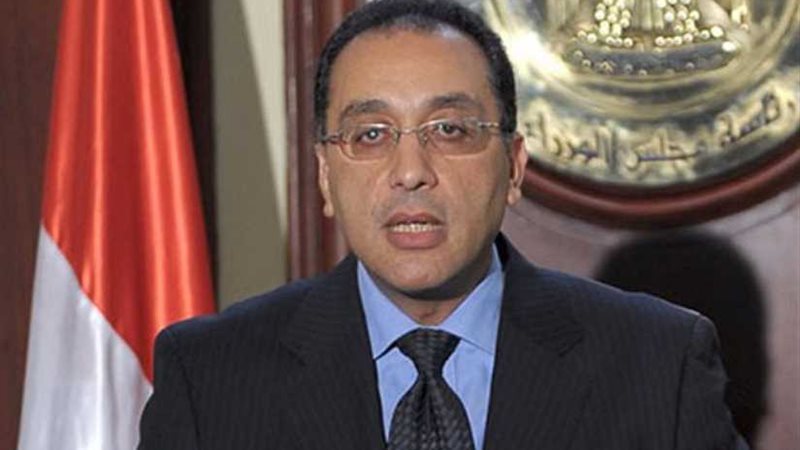 الحكومة تبحث إعادة