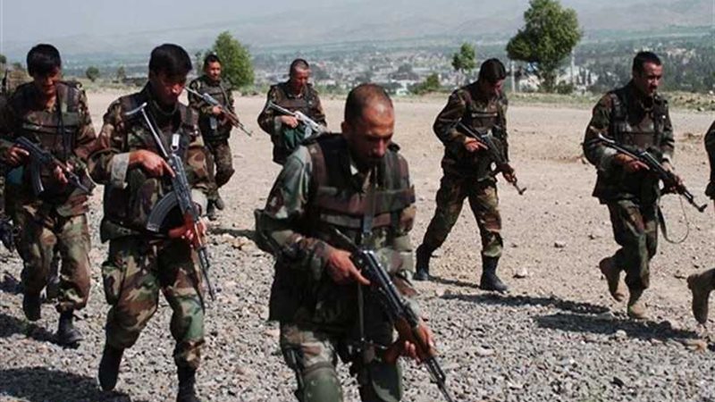 مقتل وإصابة 10 من