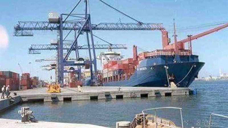 تداول 25 سفينة حاويات