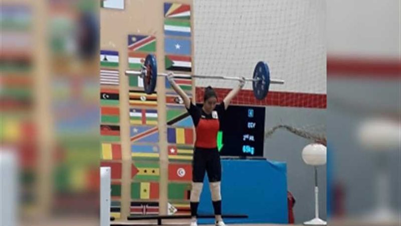 أمل توفيق تحصد ثلاثة