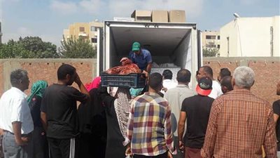 توفير سيارة لبيع السلع الغذائية بسعر الجملة بـ