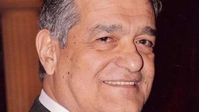 شاشة عرض وتلسكوبات فلكية لمتابعة أطول خسوف كلي للقمر الجمعة المقبل