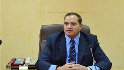 رئيس جامعة سوهاج: أطقم طبية بالمستشفى الجامعي لإنهاء قوائم الانتظار