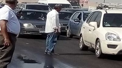 انقلاب سيارة محملة بزيت طعام بالجيزة