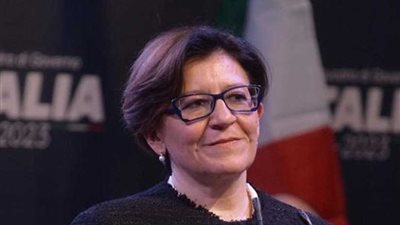 وزيرة الدفاع الإيطالية تحذر من خطر الهجمات السيبرانية
