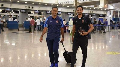 بعثة الأهلي تصل مطار القاهرة استعدادًا للسفر لبتسوانا 