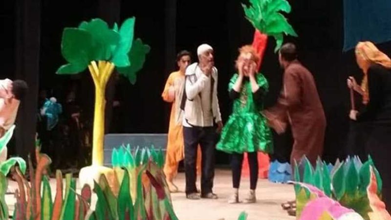 حنان في بحر المرجان