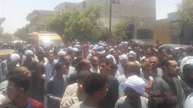 تشييع جنازة شهيدين