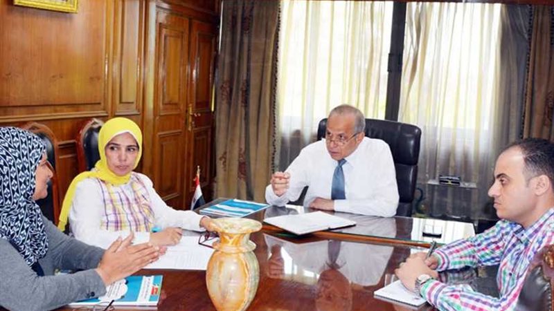 محافظ القليوبية يبحث