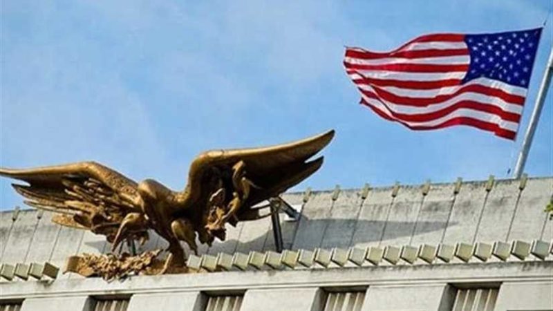 موظف بالسفارة الأمريكية