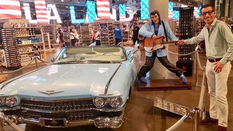 وحيد ممدوح يعزف لـأحلام