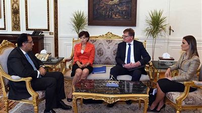 مدبولي: الحكومة تحرص على تنفيذ المشروعات التي تحسن مستوى معيشة المواطنين