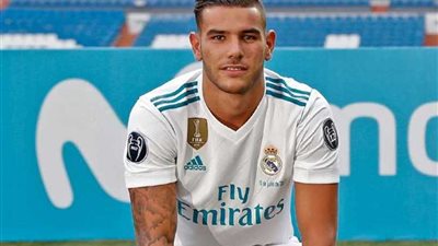 صحيفة إسبانية: يوفنتوس يسعى لضم هيرنانديز مدافع ريال مدريد