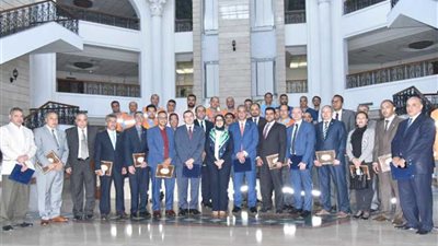 تكريم الفريق الطبي المشارك في إخلاء مصابي حادثي قطار المرازيق وأتوبيس مطروح