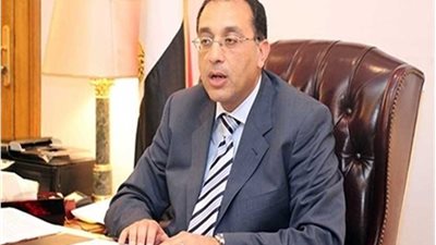 رئيس الوزراء يُكلف بتيسير إجراءات منح الإقامة للأجانب في حالة تملك العقار