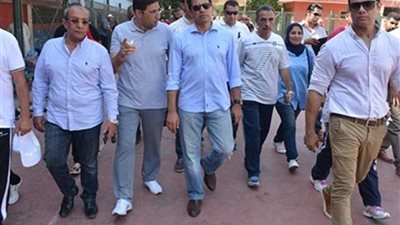 وزير الشباب والرياضة يتفقد مركزى شباب إمبابة والمنيرة بالجيزة