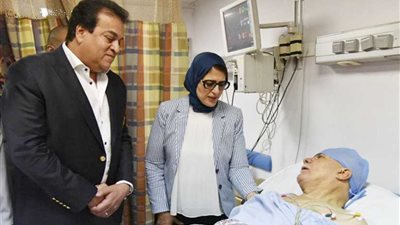 وزيرا الصحة والتعليم العالي يتفقدان الحالة الصحية لـ