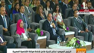 السيسي: بناء الإنسان عملية مجتمعية وليست حكومية.. (فيديو)