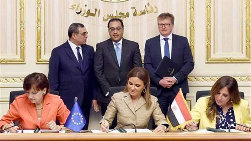 رئيس الوزراء يشهد