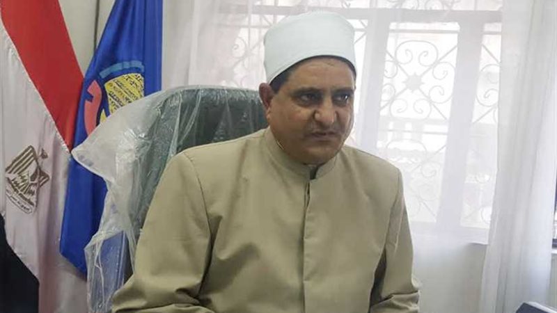 الآلاف يؤدون صلاة