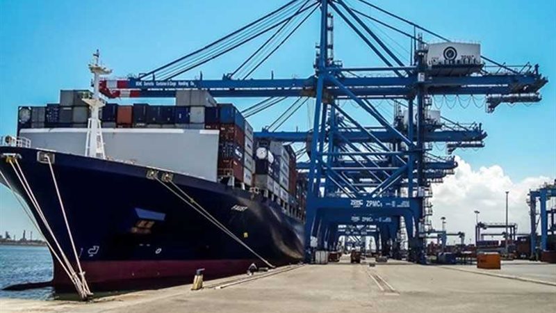 تداول 25 سفينة حاويات