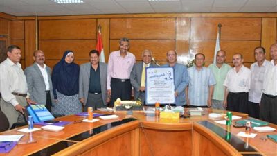 مجلس الدراسات والاستشارات الهندسية يكرّم رئيس جامعة أسيوط.. 