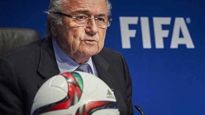 بعد الفضيحة السوداء.. بلاتر يوجه صفعة جديدة لمونديال قطر