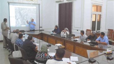 معاينة المواقع المقترحة لإنشاء كوبري على النيل بالمنيا