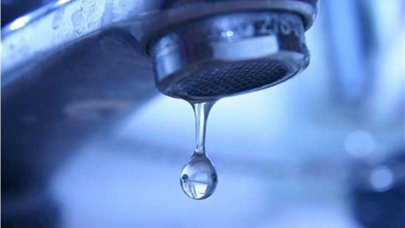 قطع المياه عن بعض
