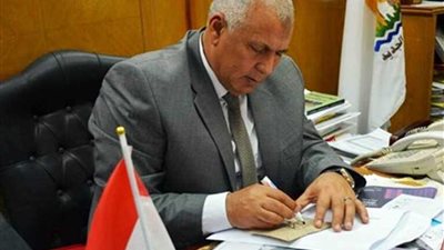 محافظ الوادي الجديد: حوافز مالية إضافية للمدرسين العاملين بالمناطق النائية