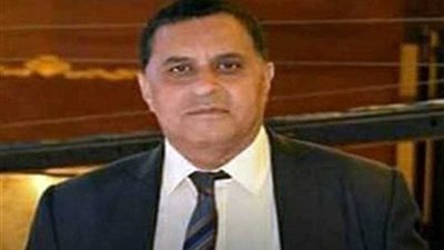 رئيس هيئة السكة الحديد يقوم بتفتيش مفاجئ للعاملين