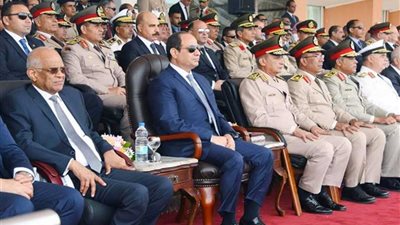 بالصور الرئيس السيسي يشهد الاحتفال بتخريج الدفعة (156) من ضباط الصف