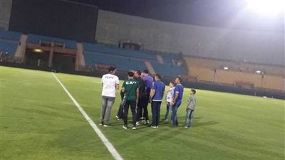 كارتيرون يعاين أرض 