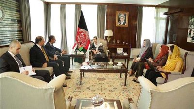 السفير المصري في كابول يبحث سبل دعم المجتمع المدني الأفغاني