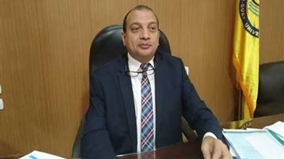 بحث سبل تدويل التعليم بجامعة بني سويف مع مستشار التعليم البريطاني