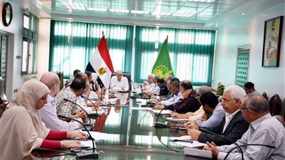 إنهاء ازمة تراخيص تطوير التعليم تكنولوجياً ل 141 مدرسة ثانوى بالقليوبية