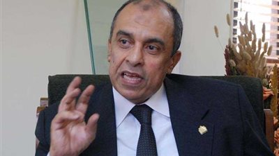 وزير الزراعة يتفقد محطة البحوث الزراعية ومركز اعداد التقاوي بسخا