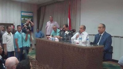 وزير الزراعة : 