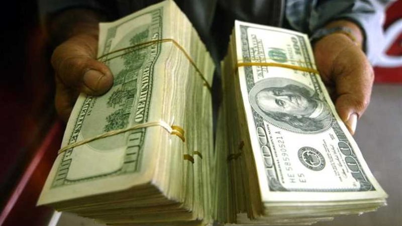 شاهد.. بيع جنيه مصري