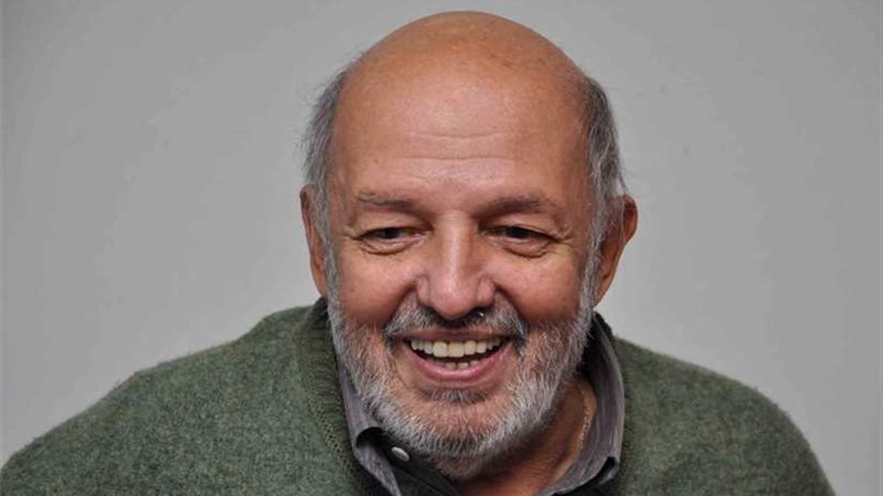 افتتاح معرض في حب