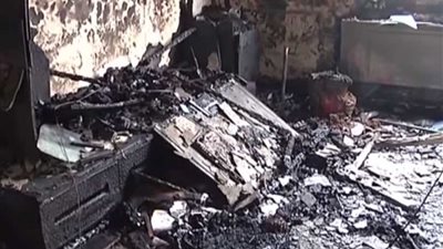 الأم الشجاعة ضحت بنفسها لإنقاذ طفليها من النيران.. (فيديو)